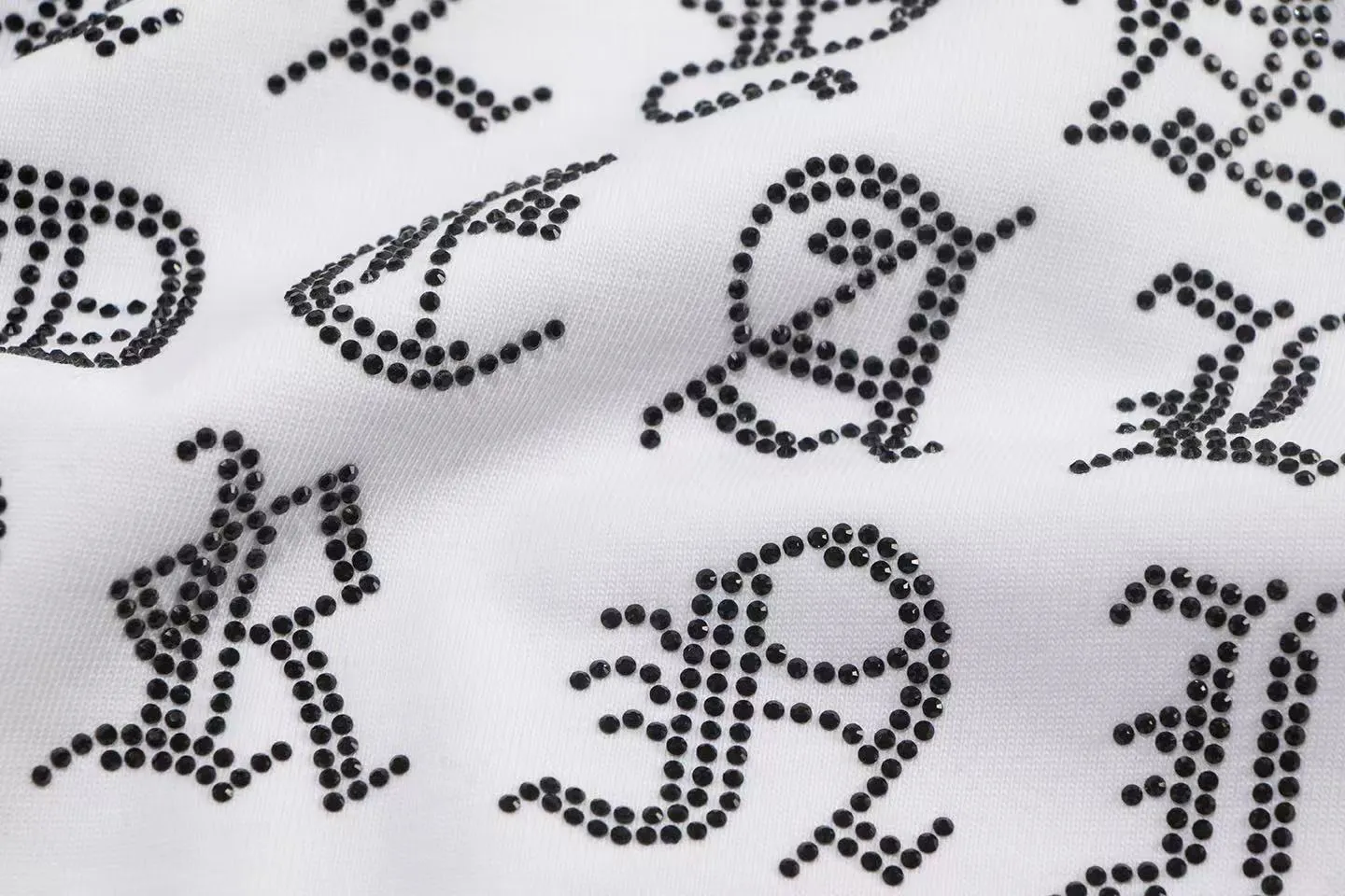 🅿️170 Style: 2025 new Croix heart hot diamond short-sleeved T-shirt Material: High version 300g double yarn combed cotton Size: S～XL Color: White Style number: Z1001